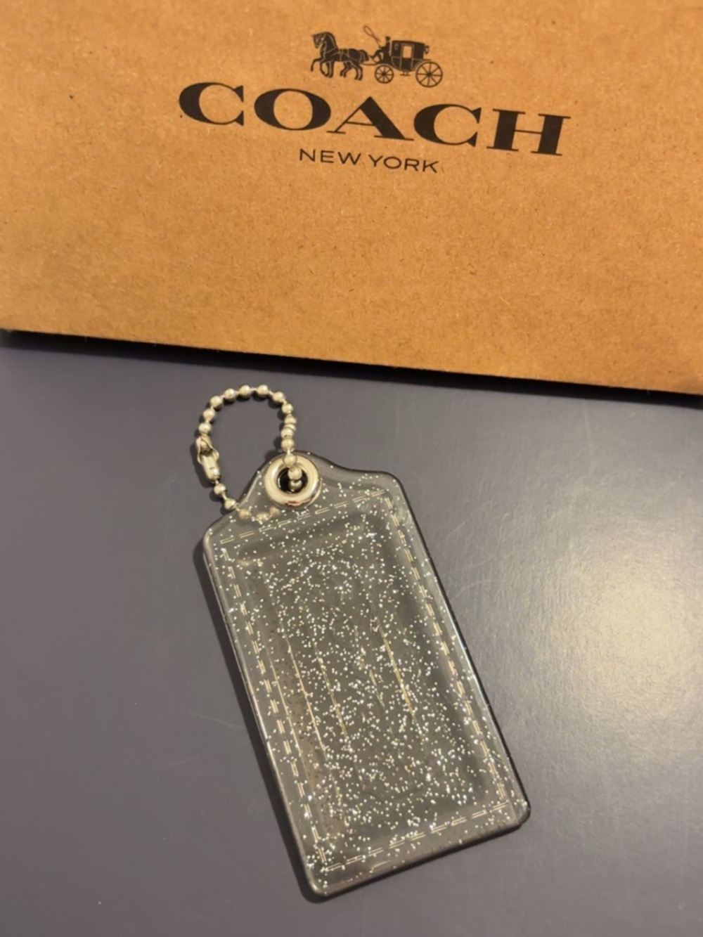 Coach poppy Clear Glitter Tag - Picture 8 of 8